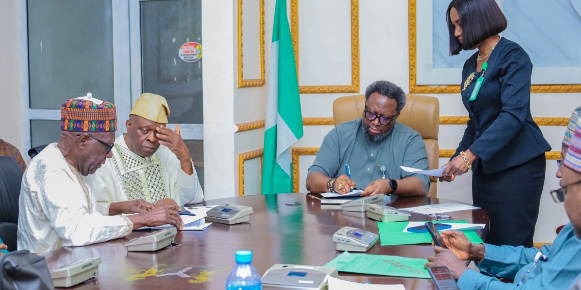 Photo News: Heralding Opportunities – RMRDC Signs MOU with MSMEs Forum
