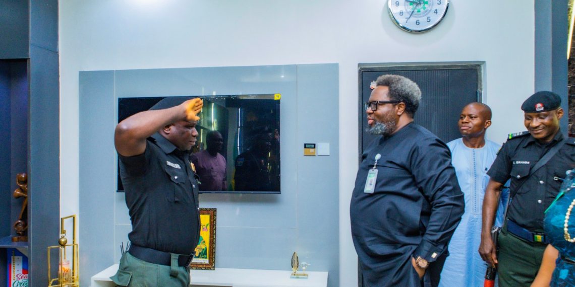 Photo News: RMRDC DG Felicitates Officer on ASP Promotion