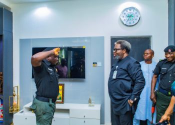 Photo News: RMRDC DG Felicitates Officer on ASP Promotion